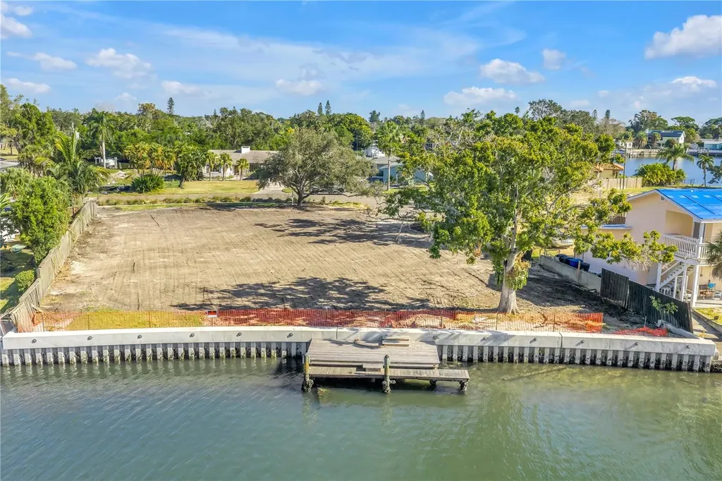 4811 Paradise Way S St Petersburg FL 33705