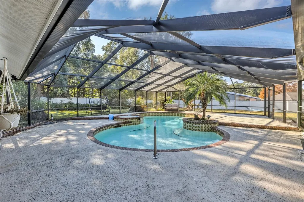 5520 NE 2nd Lane Ocala FL 34470