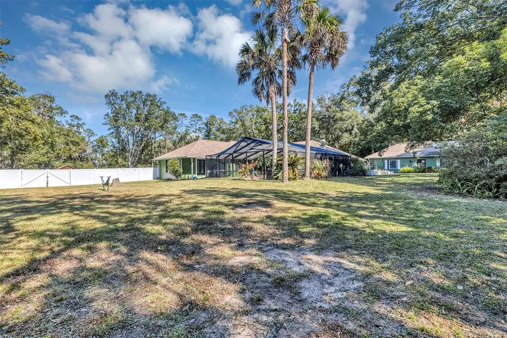 5520 NE 2nd Lane Ocala FL 34470