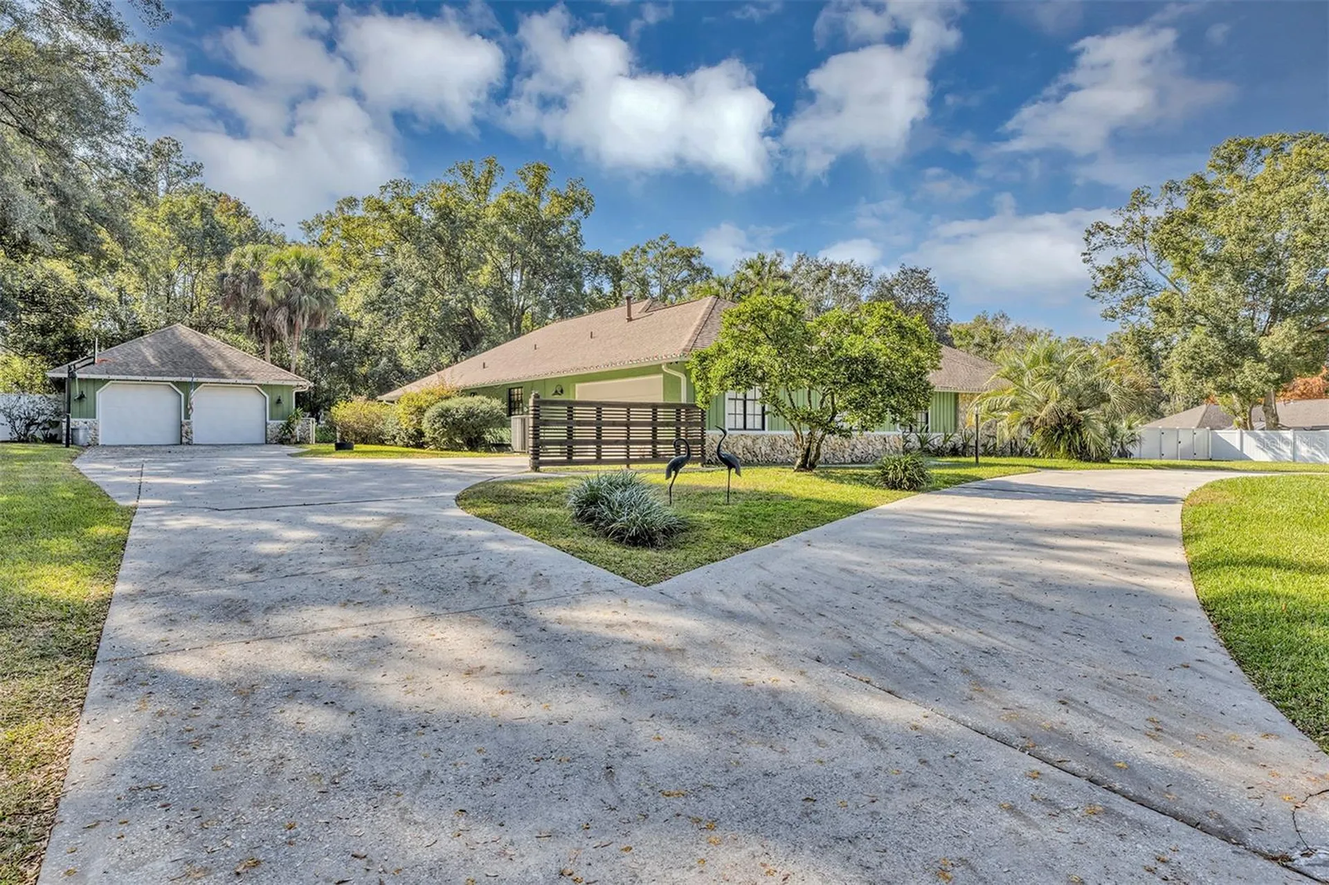 5520 NE 2nd Lane Ocala FL 34470