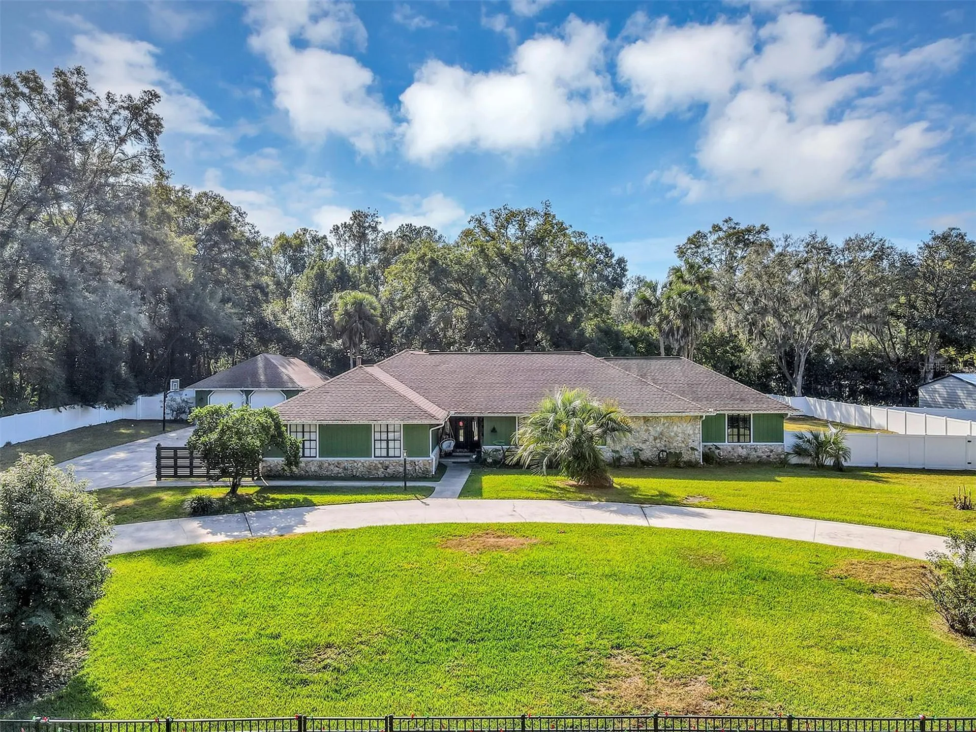 5520 NE 2nd Lane Ocala FL 34470