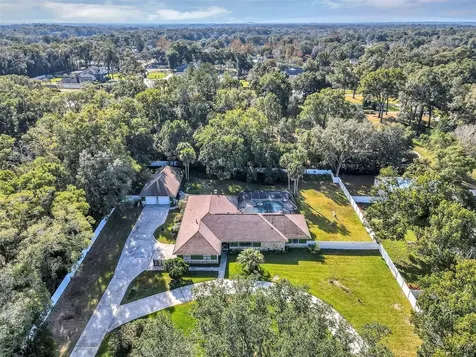 5520 NE 2nd Lane Ocala FL 34470