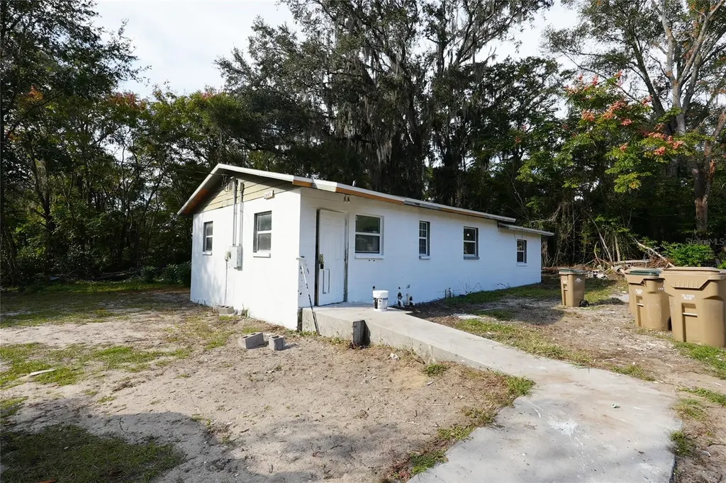 3845 N Quarters Road Okahumpka FL 34762