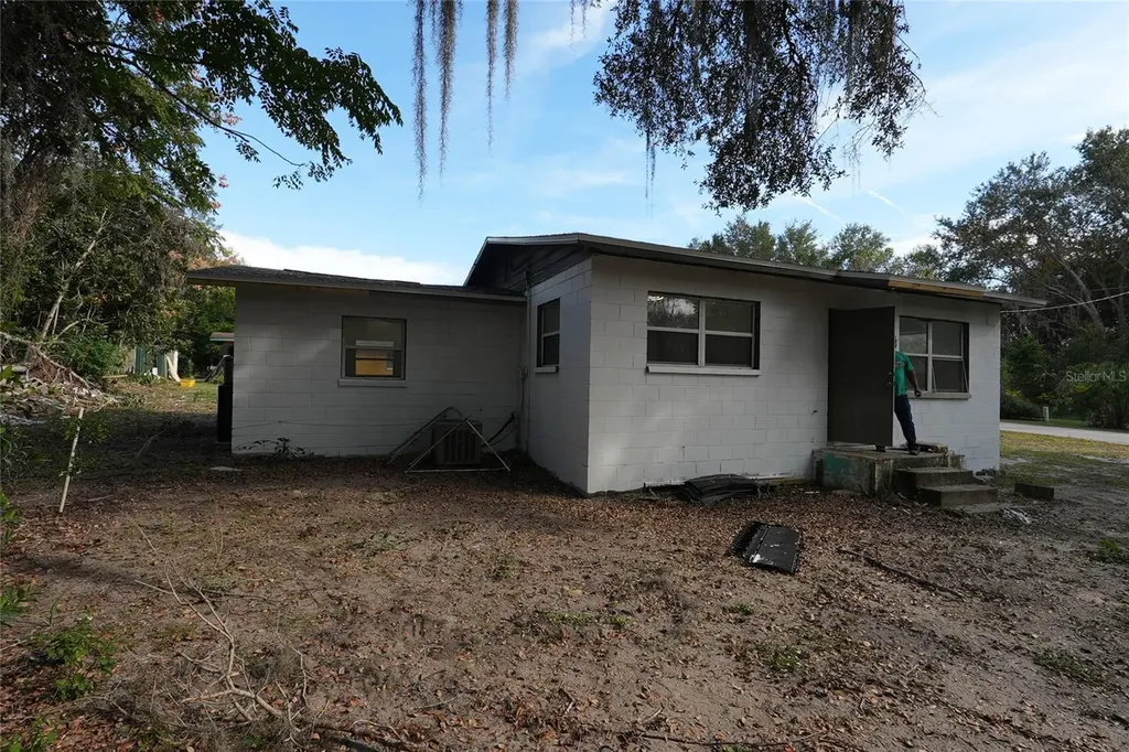 3845 N Quarters Road Okahumpka FL 34762