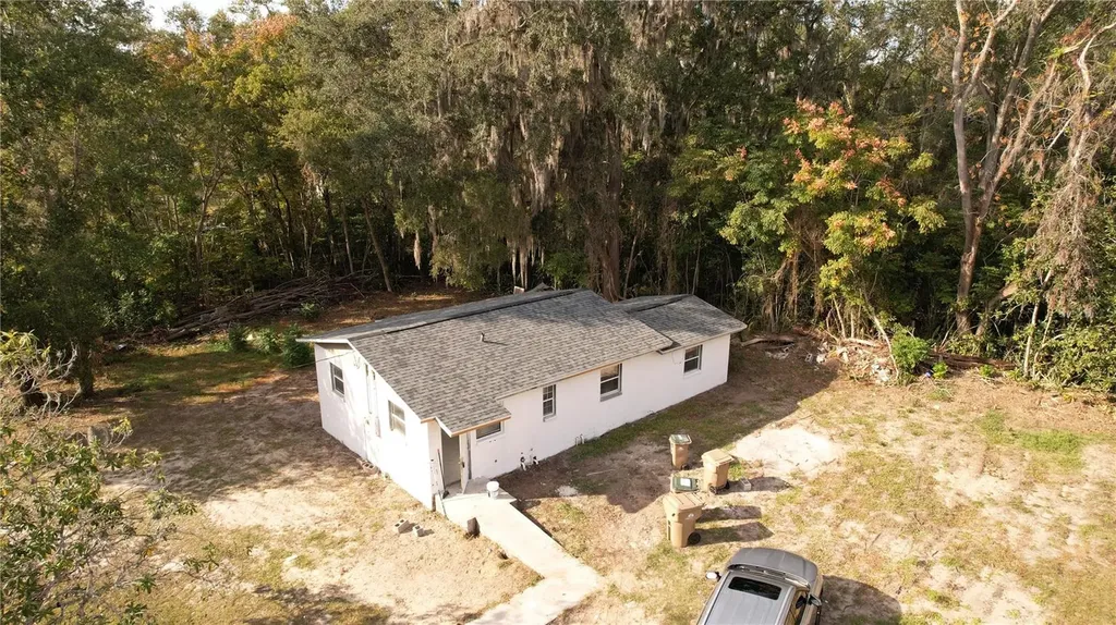 3845 N Quarters Road Okahumpka FL 34762