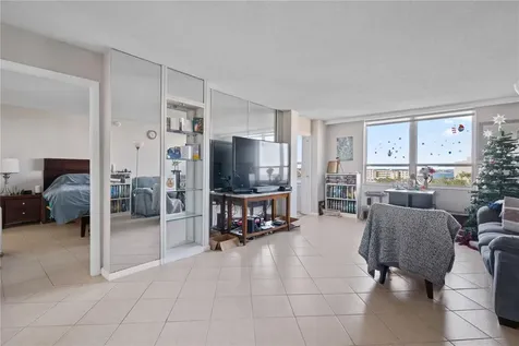 2621 Cove Cay Drive Clearwater FL 33760