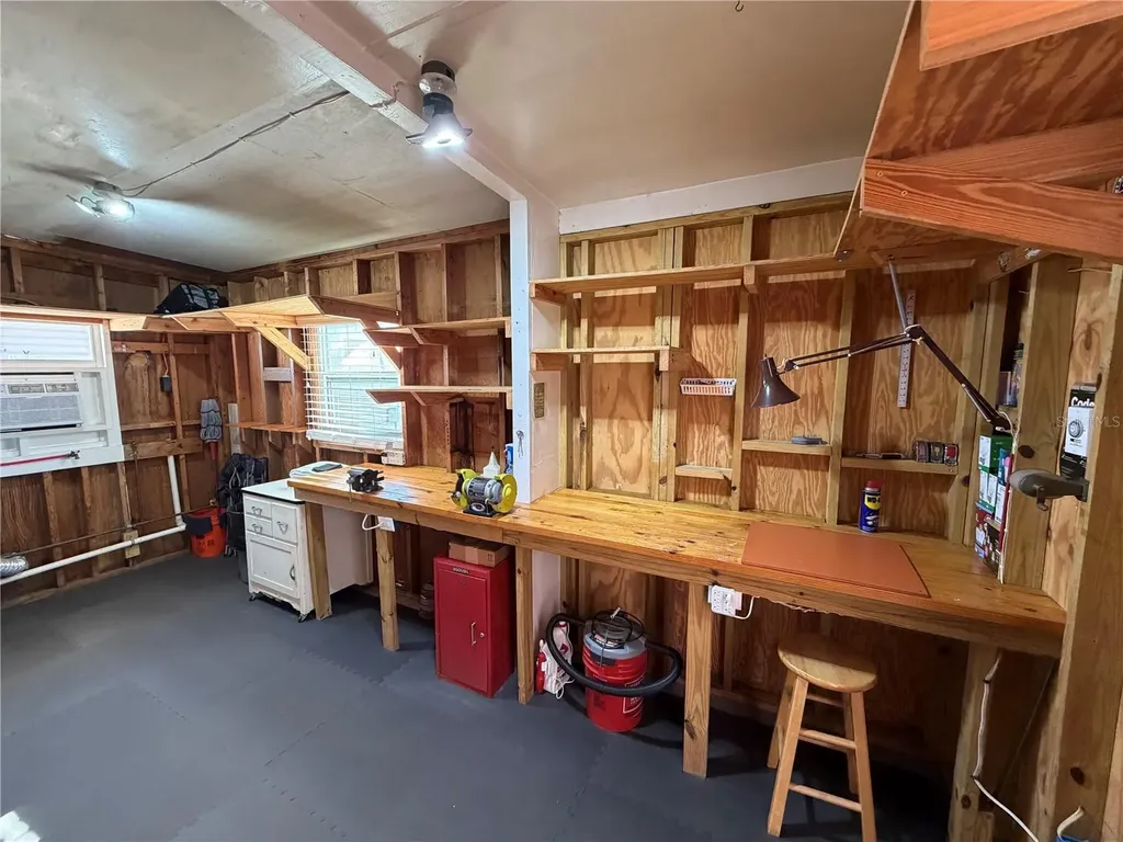 2216 Pennsylvania Avenue Bradenton FL 34207