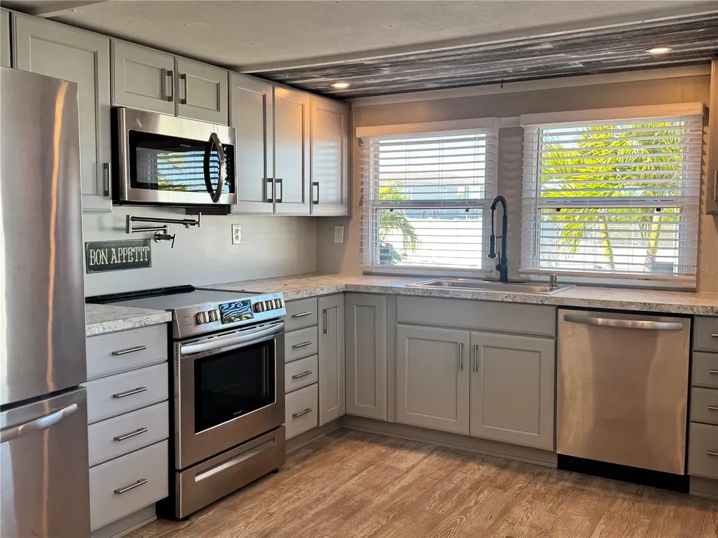 2216 Pennsylvania Avenue Bradenton FL 34207