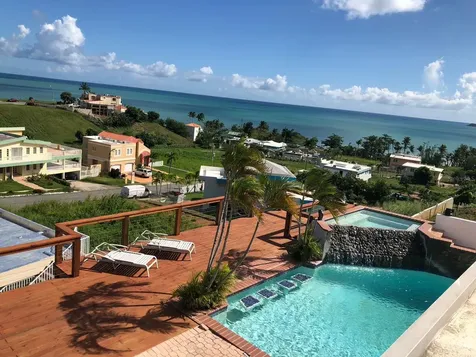 D-52 Atlantico Naguabo PR 00718