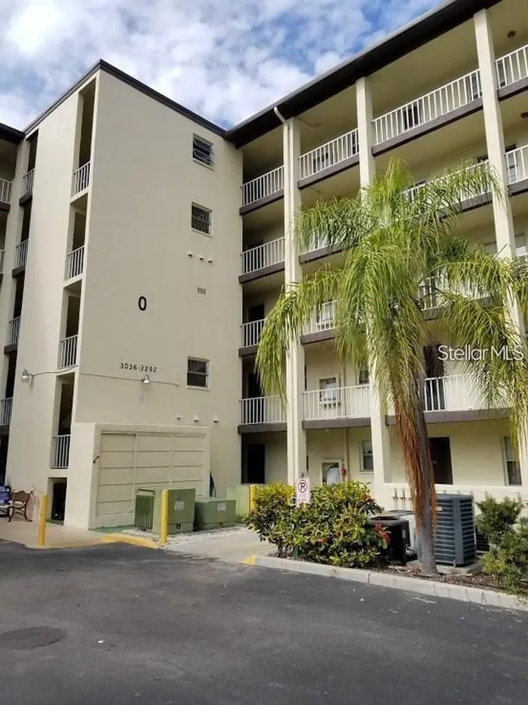 3288 Lake Bayshore Drive Bradenton FL 34205