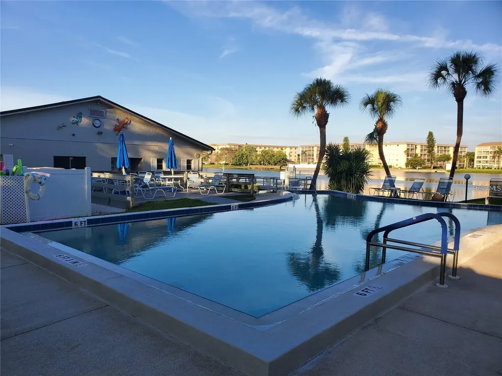 3288 Lake Bayshore Drive Bradenton FL 34205