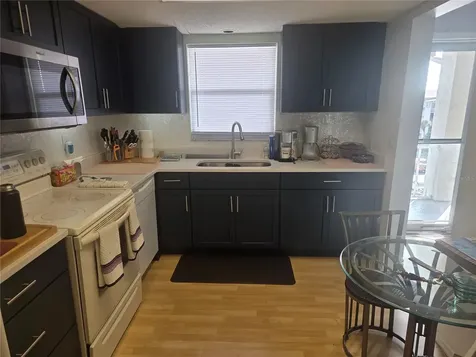 3288 Lake Bayshore Drive Bradenton FL 34205