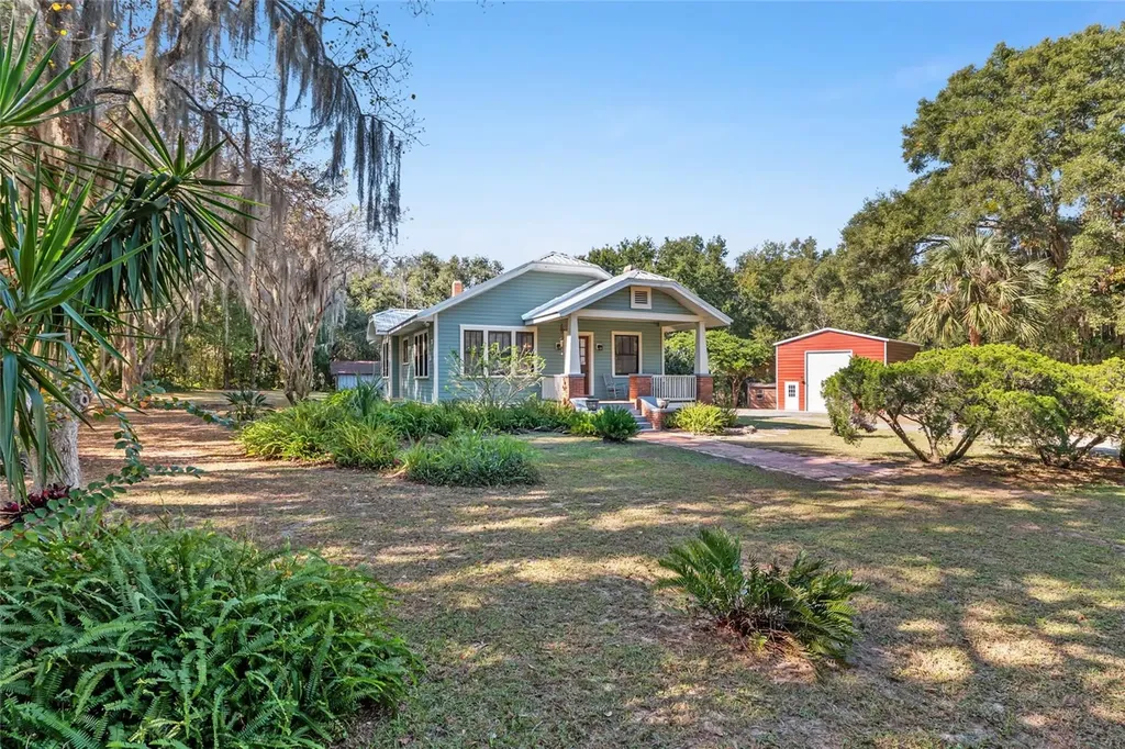 15670 S Highway 25 Weirsdale FL 32195