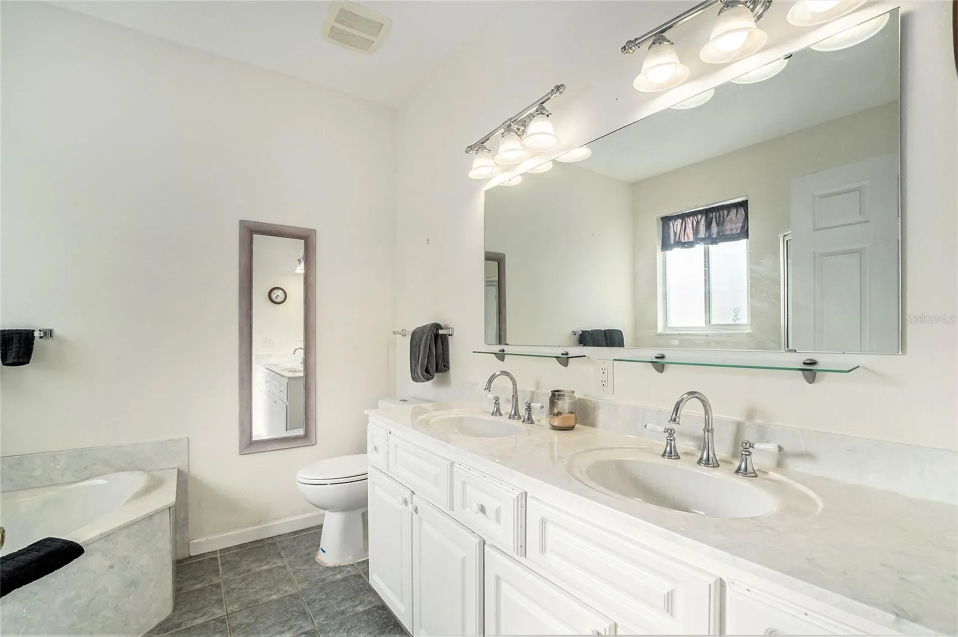 2083 NW 57th Court Ocala FL 34482