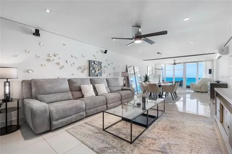 5575 Avenida Isla Verde Carolina PR 00979