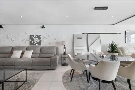 5575 Avenida Isla Verde Carolina PR 00979