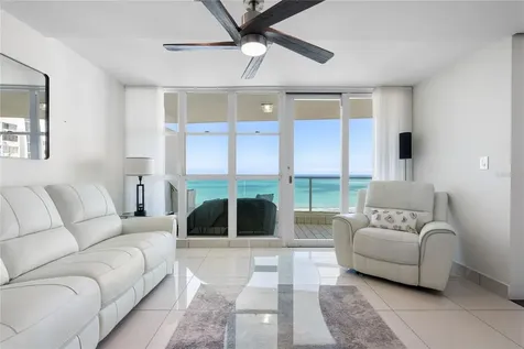 5575 Avenida Isla Verde Carolina PR 00979