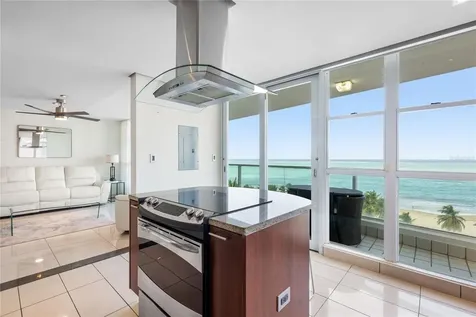 5575 Avenida Isla Verde Carolina PR 00979