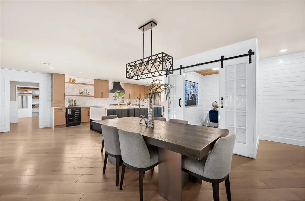 330 Leeward Island Clearwater Beach FL 33767