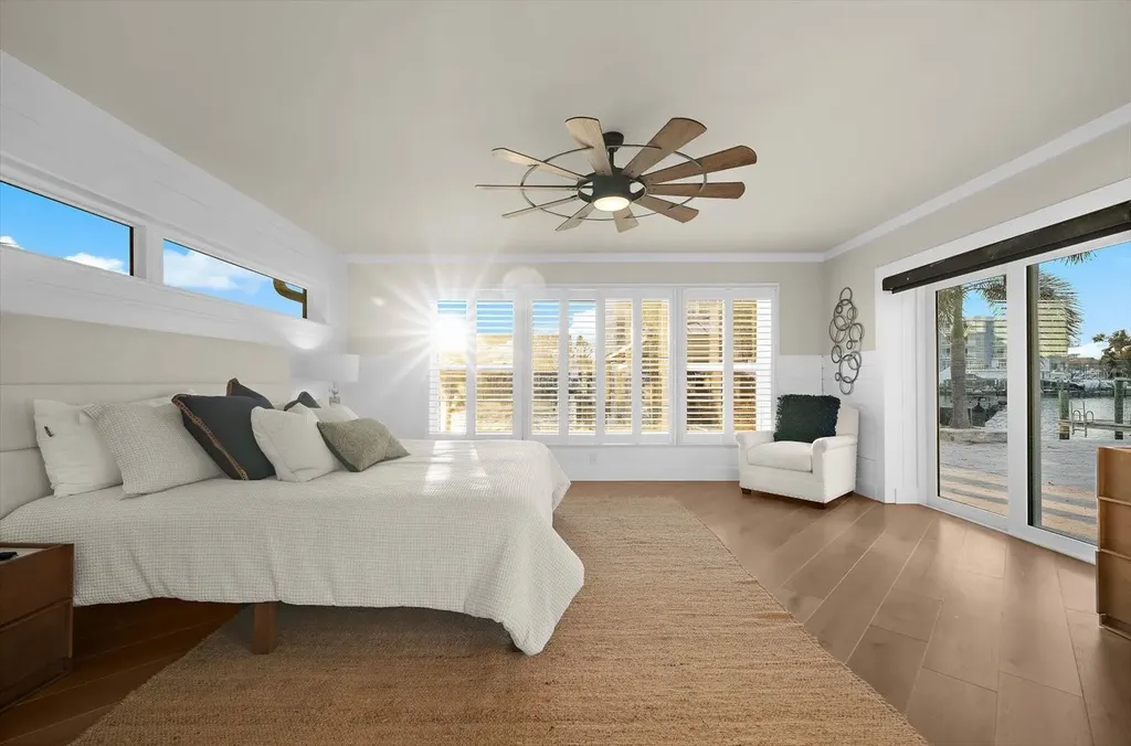 330 Leeward Island Clearwater Beach FL 33767