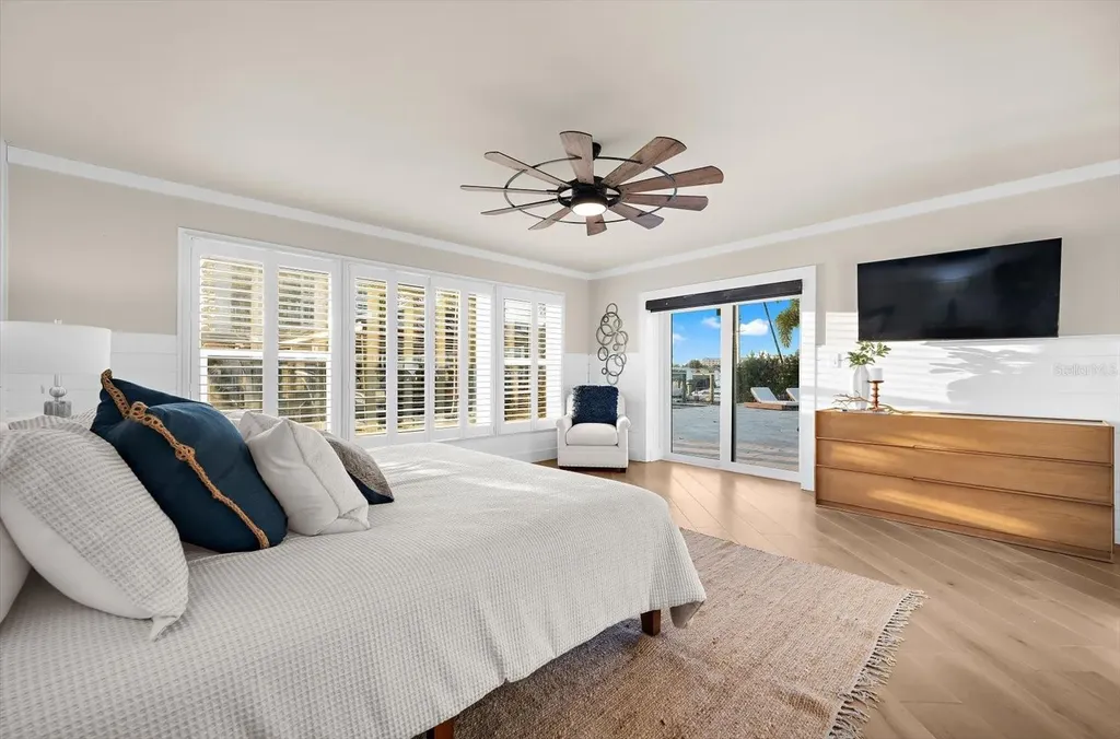 330 Leeward Island Clearwater Beach FL 33767
