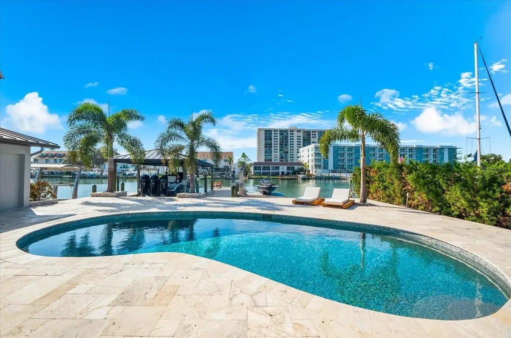 330 Leeward Island Clearwater Beach FL 33767