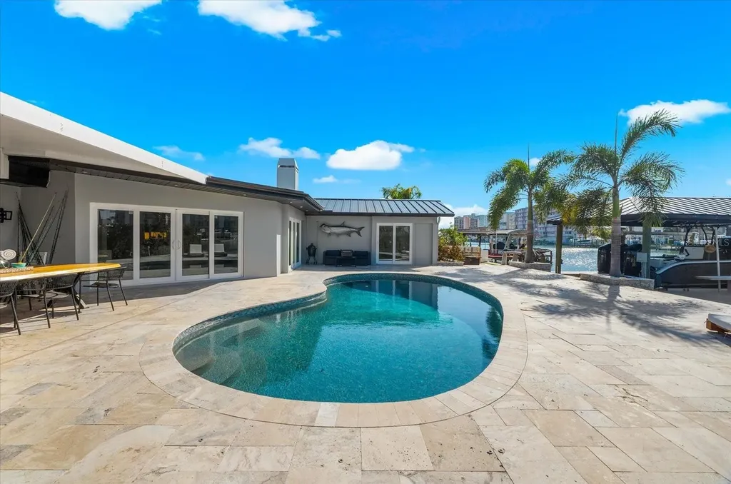 330 Leeward Island Clearwater Beach FL 33767