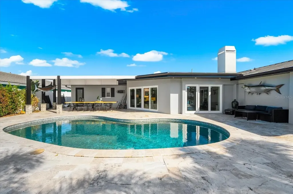 330 Leeward Island Clearwater Beach FL 33767