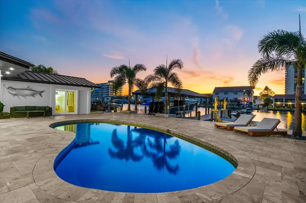 330 Leeward Island Clearwater Beach FL 33767