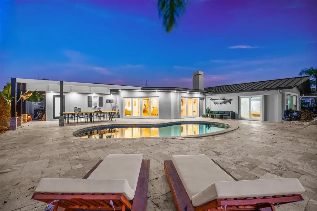 330 Leeward Island Clearwater Beach FL 33767