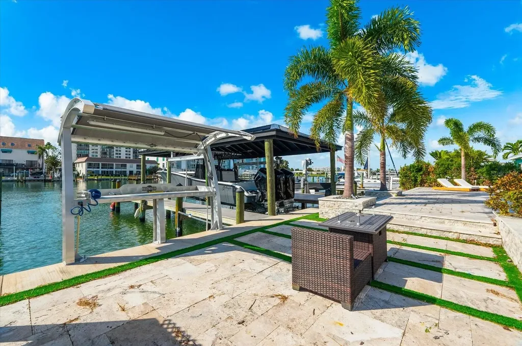 330 Leeward Island Clearwater Beach FL 33767
