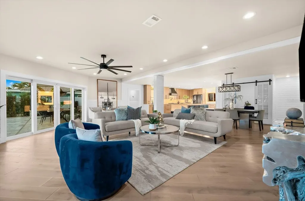 330 Leeward Island Clearwater Beach FL 33767