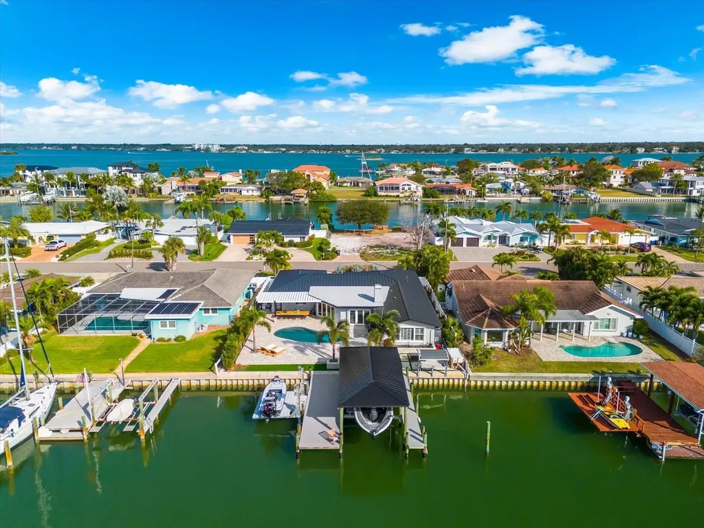 330 Leeward Island Clearwater Beach FL 33767