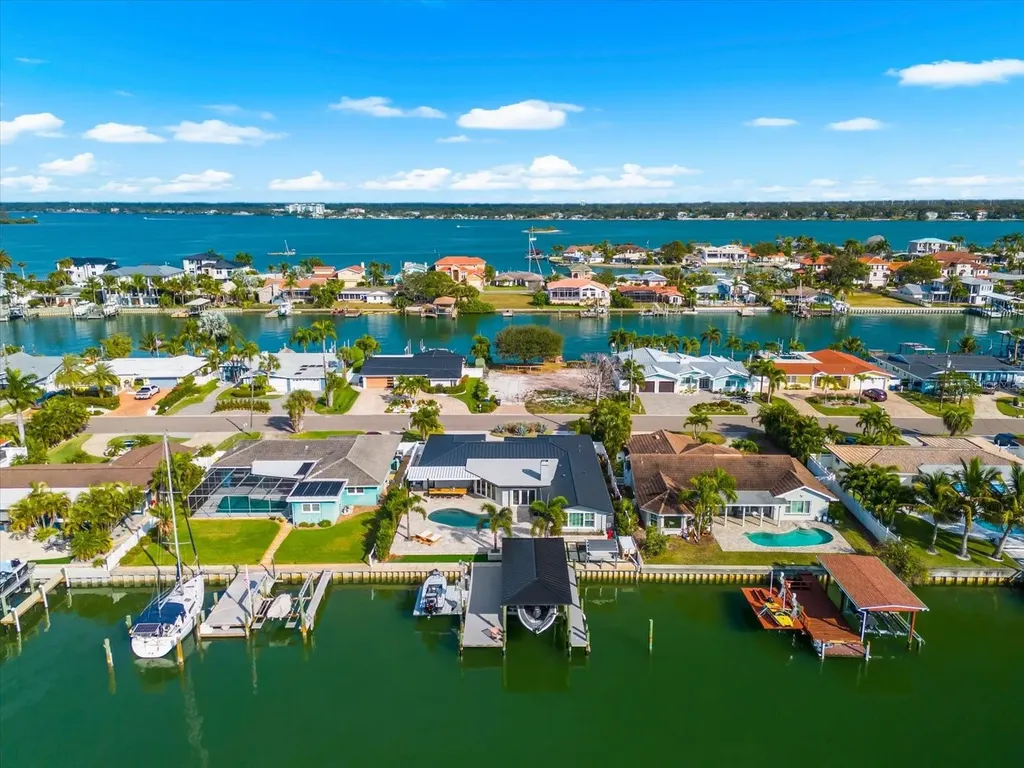 330 Leeward Island Clearwater Beach FL 33767