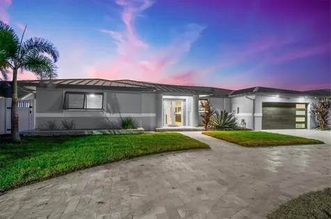 330 Leeward Island Clearwater Beach FL 33767