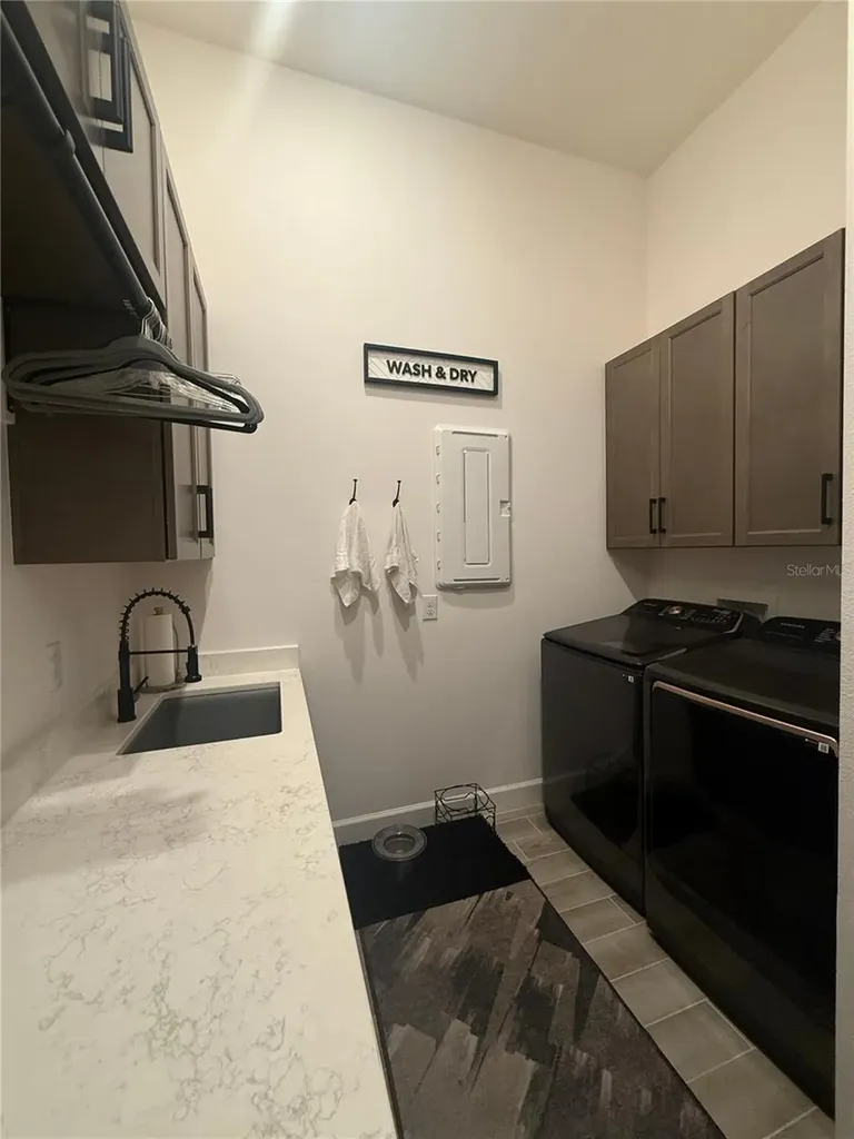 1088 Signet Drive Apollo Beach FL 33572