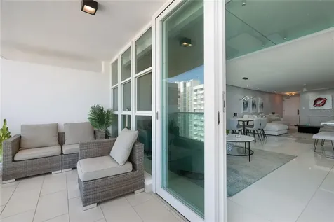 5575 Avenida Isla Verde Carolina PR 00979