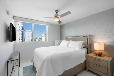 5575 Avenida Isla Verde Carolina PR 00979