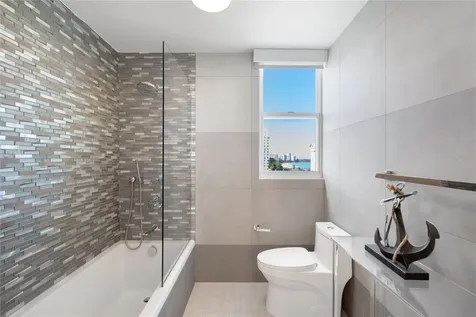 5575 Avenida Isla Verde Carolina PR 00979