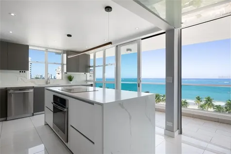 5575 Avenida Isla Verde Carolina PR 00979