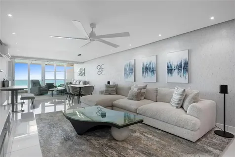 5575 Avenida Isla Verde Carolina PR 00979