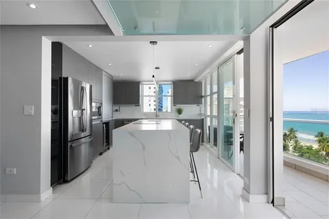 5575 Avenida Isla Verde Carolina PR 00979