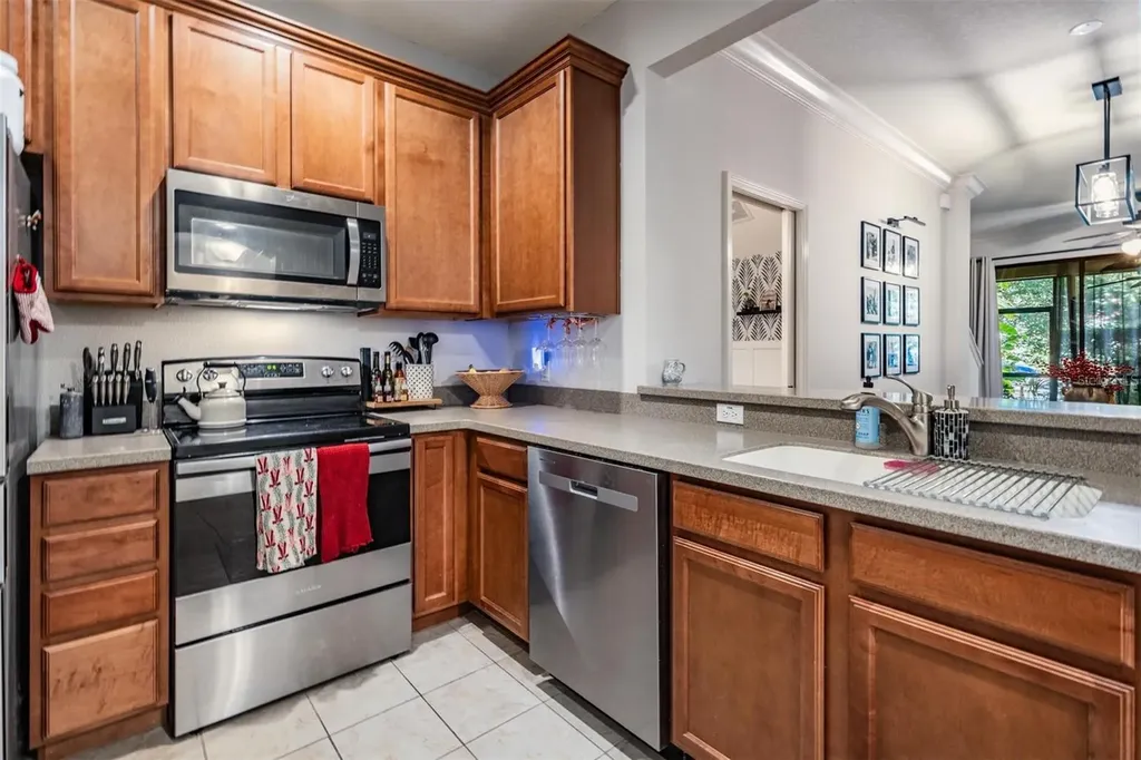 11836 13th Way N St Petersburg FL 33716