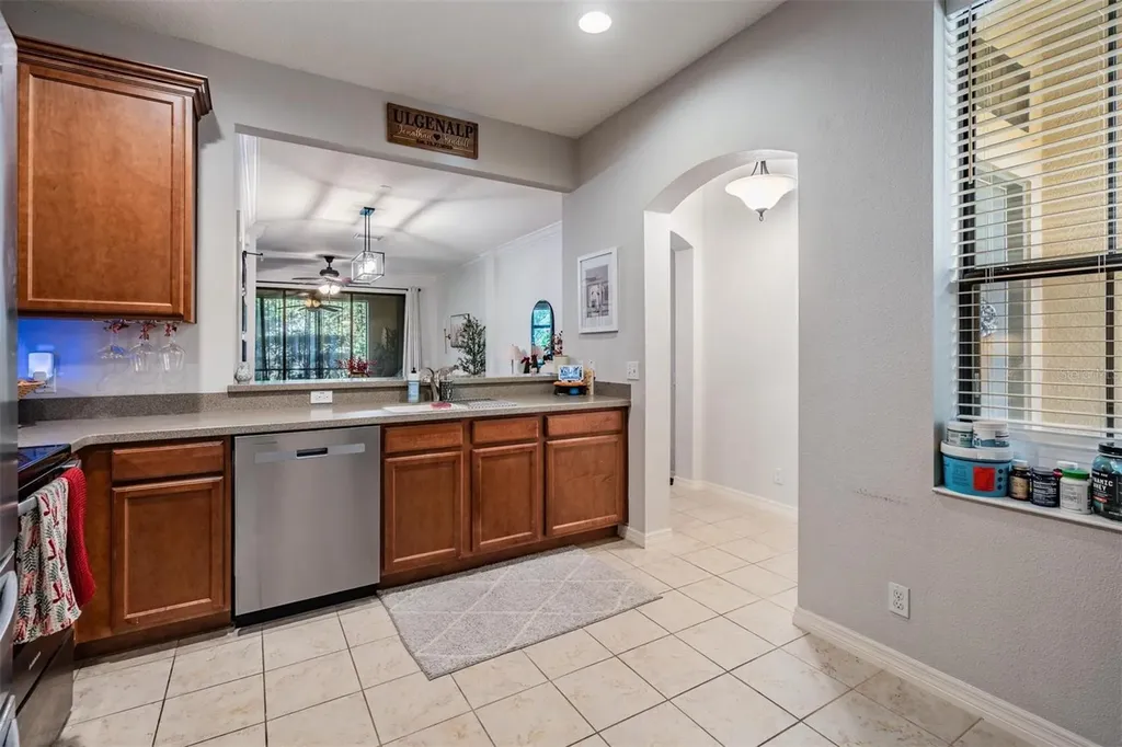 11836 13th Way N St Petersburg FL 33716
