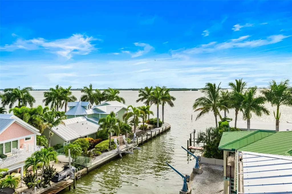 403 20th Place N Bradenton Beach FL 34217