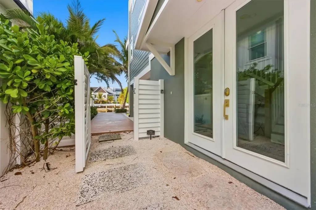 403 20th Place N Bradenton Beach FL 34217