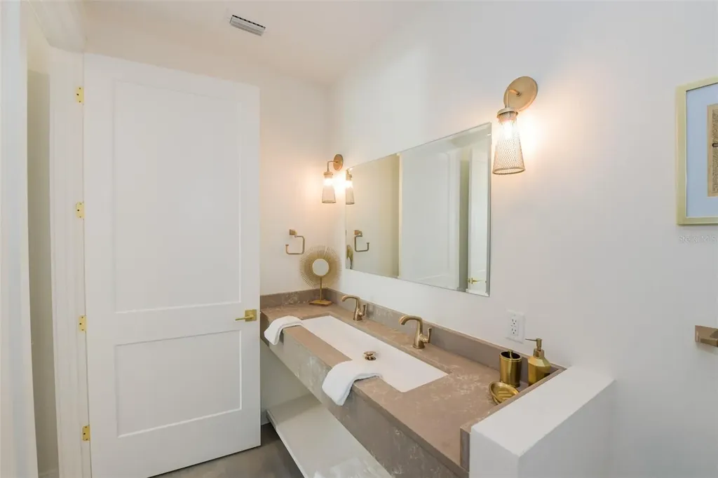 403 20th Place N Bradenton Beach FL 34217