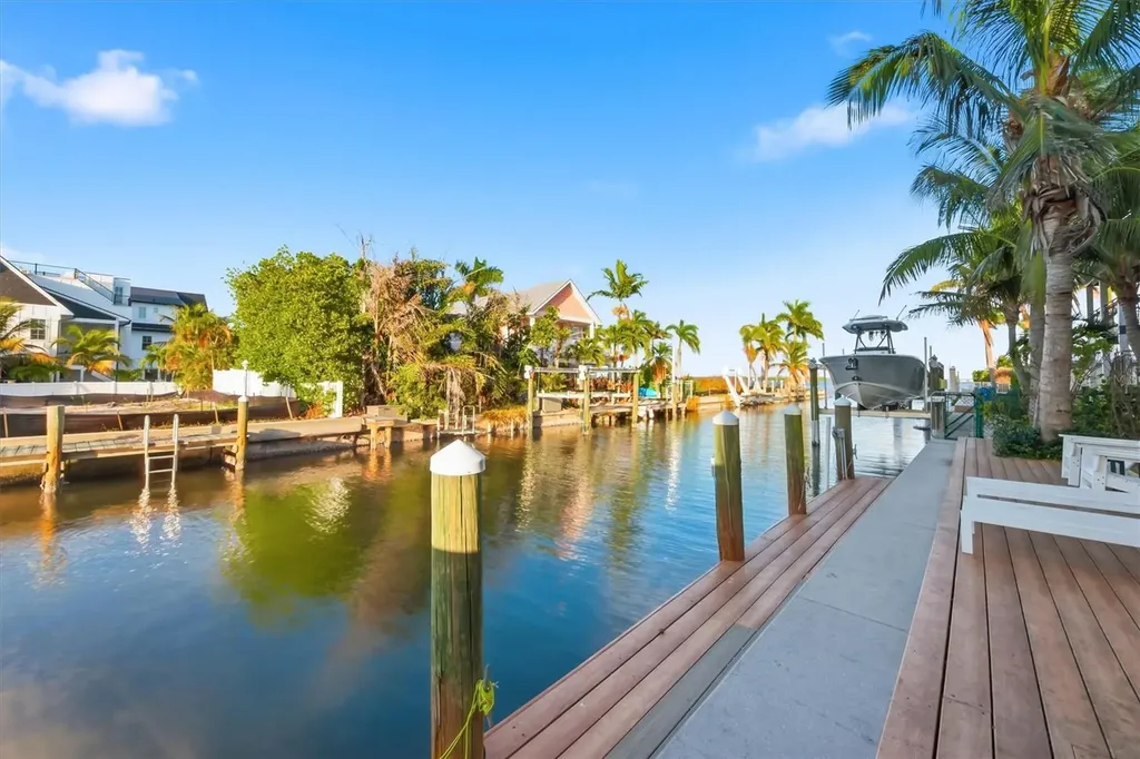 403 20th Place N Bradenton Beach FL 34217