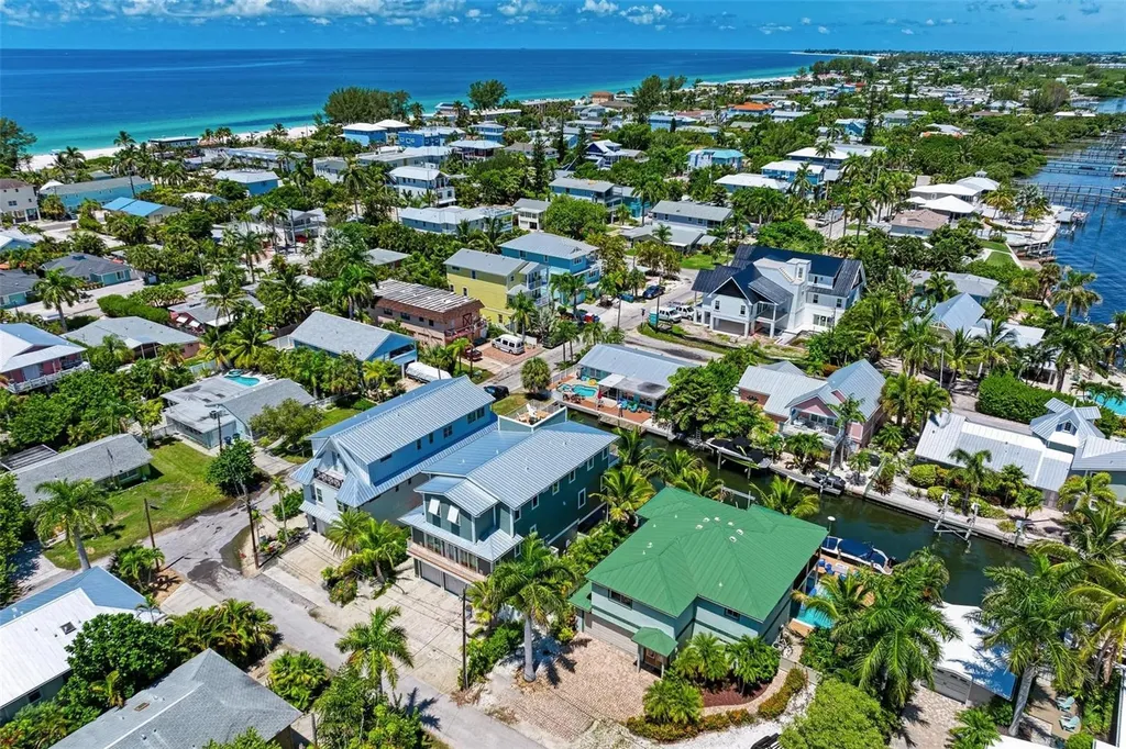 403 20th Place N Bradenton Beach FL 34217