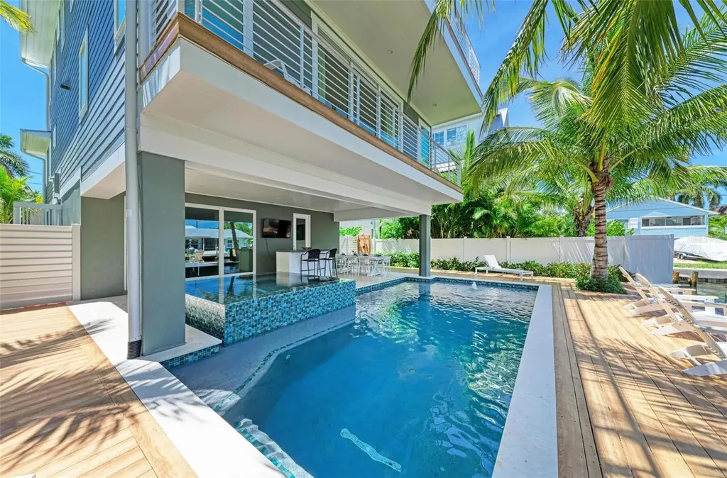 403 20th Place N Bradenton Beach FL 34217